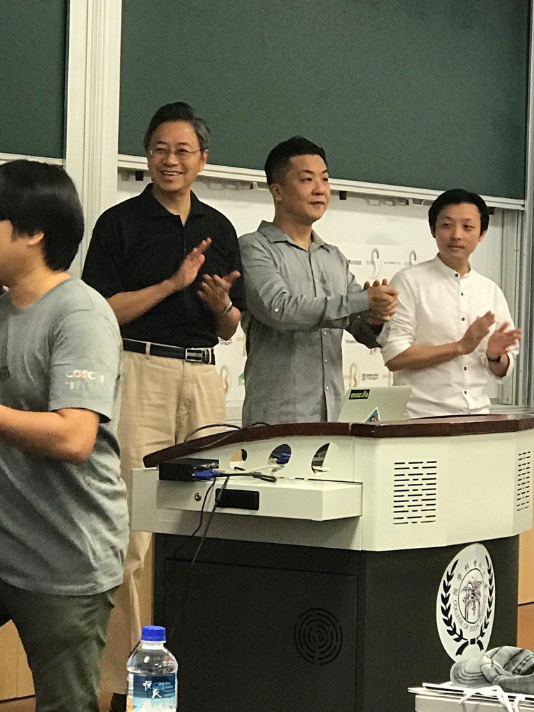 oh my god twitter doesn’t include alt text from images in their API